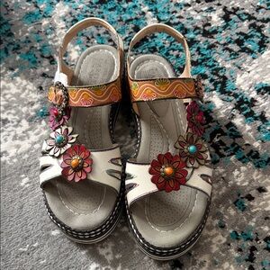 White Floral Appliqué Women’s Slingback Sandals with Multicolor Accents
